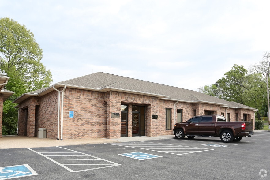1308 Wilson Rd, Knoxville, TN à louer - Photo principale – Image 1 sur 9