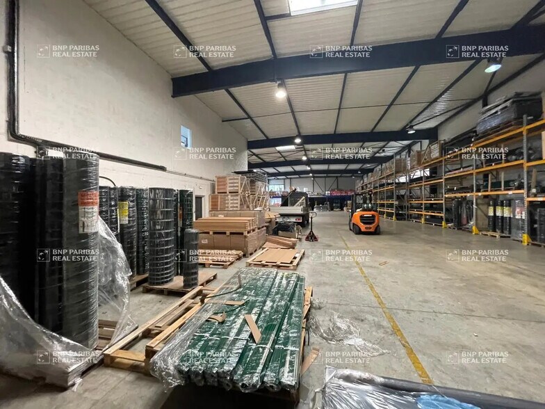 Local d’activités dans Montévrain à louer - Photo de l’immeuble – Image 3 sur 9