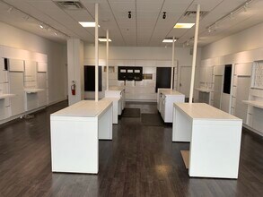 740 Michigan St NE, Grand Rapids, MI à louer Photo intérieure– Image 1 sur 3