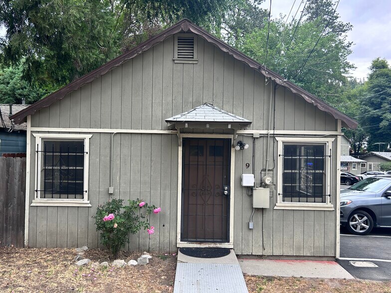 580 Forest Shade Rd, Crestline, CA à louer - Photo de l’immeuble – Image 3 sur 6