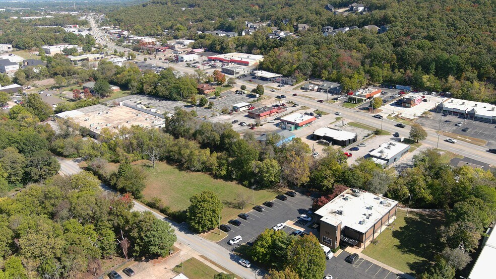 Green Acres Rd, Fayetteville, AR à vendre - Photo de l’immeuble – Image 3 sur 6