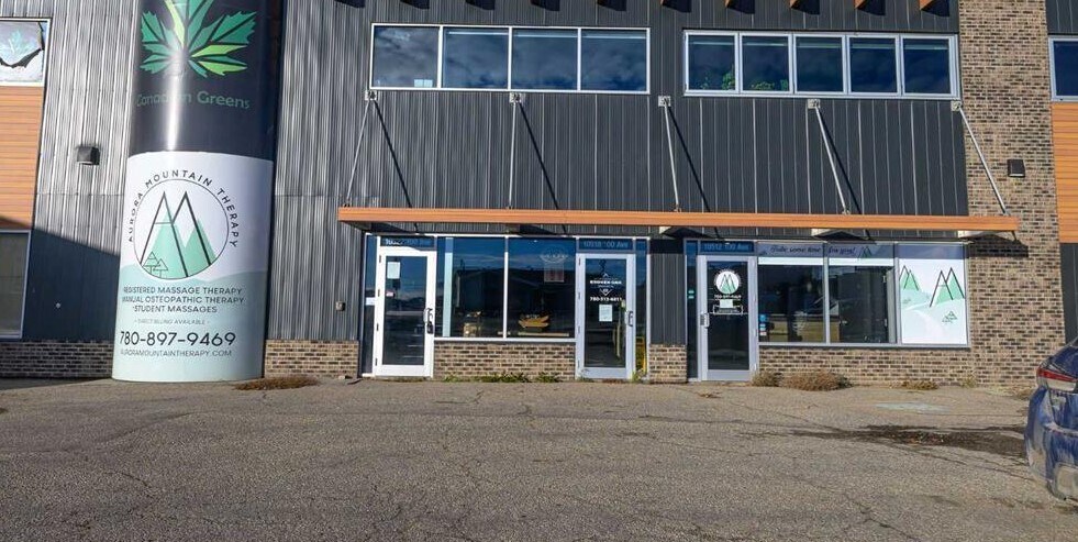10512 100 Av, Grande Prairie, AB à vendre - Photo de l’immeuble – Image 2 sur 6