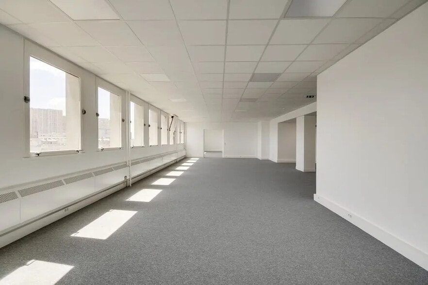 58 A Rue Du Dessous Des Berges, Paris à louer - Photo de l’immeuble – Image 1 sur 3