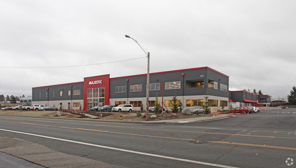 2510 W Casino Rd, Everett, WA à louer - Photo de l’immeuble – Image 3 sur 8