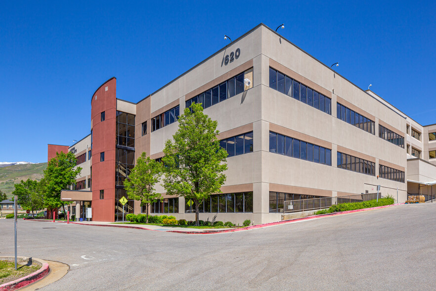 620 E Medical Dr, Bountiful, UT à louer - Photo de l’immeuble – Image 2 sur 7