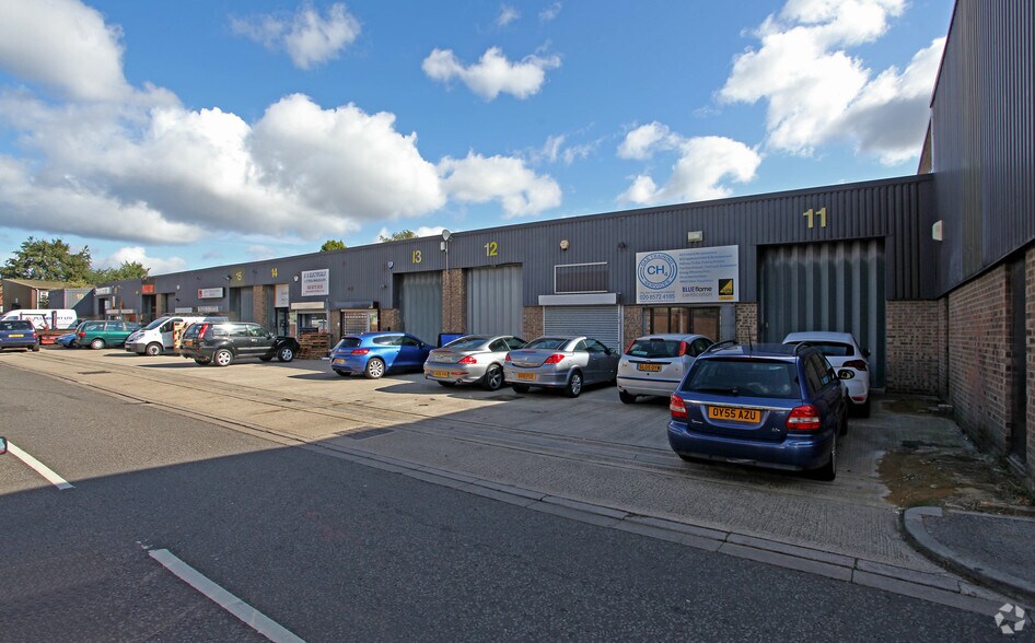 Derby Rd, Hounslow à louer - Photo de l’immeuble – Image 3 sur 4