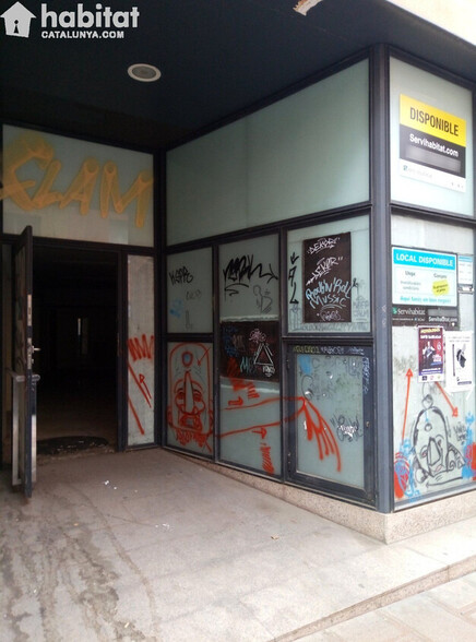 Immeuble residentiel dans Sant Andreu de la Barca, Barcelona à vendre - Photo de l’immeuble – Image 2 sur 2