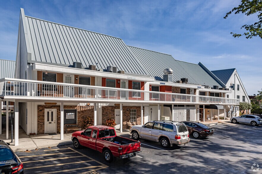 5047-5069 Tamiami Trl E, Naples, FL à louer - Photo de l’immeuble – Image 2 sur 17