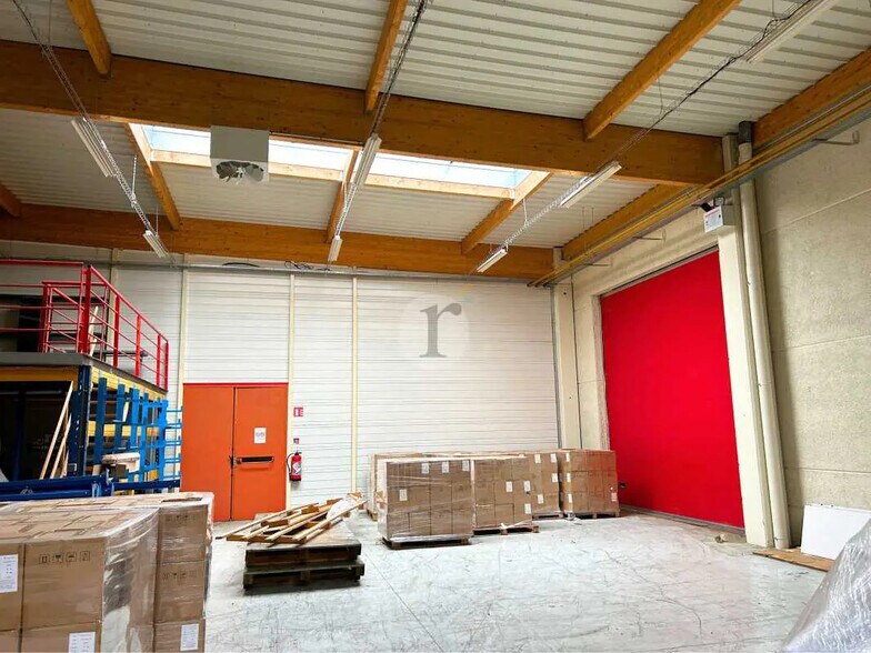Local d’activités dans Seclin à louer - Photo de l’immeuble – Image 1 sur 5