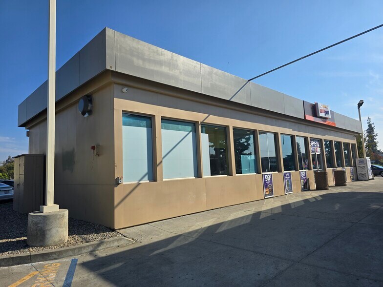 1020 E Shaw Ave, Fresno, CA à vendre - Photo de l’immeuble – Image 3 sur 18