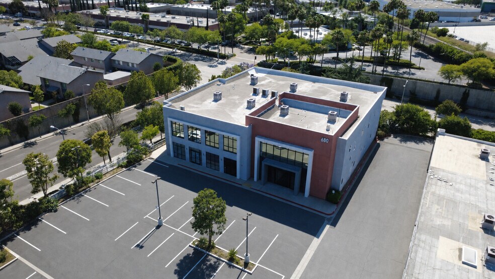 680 Brea Canyon Rd, Diamond Bar, CA à vendre - Photo de l’immeuble – Image 2 sur 13