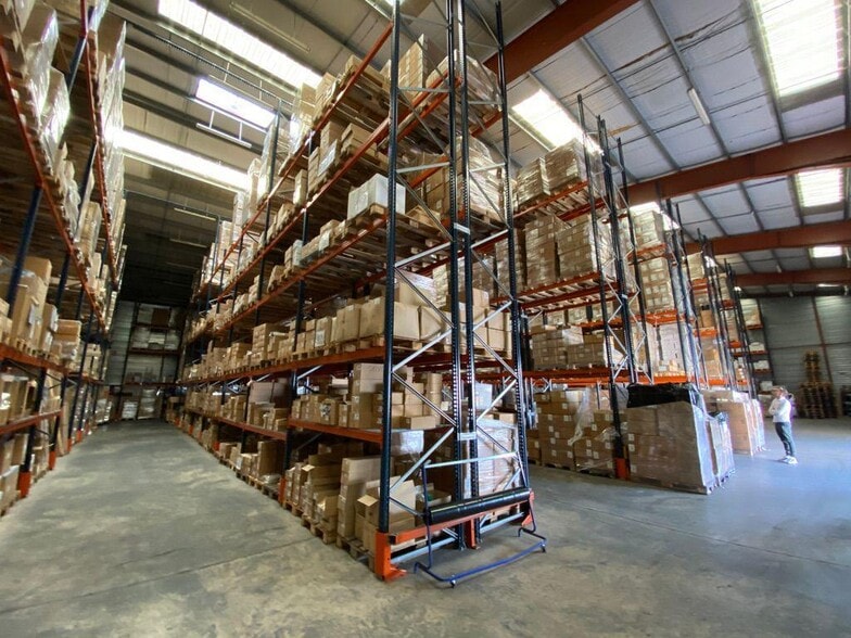 Bureau dans Flassans-sur-Issole à louer - Photo de l’immeuble – Image 2 sur 5