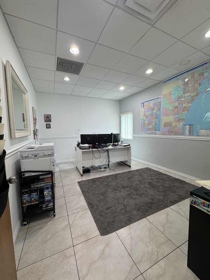 5951 NW 173rd Dr, Miami, FL 33015 - Lot B6 -  - Photo intérieure - Image 1 of 11