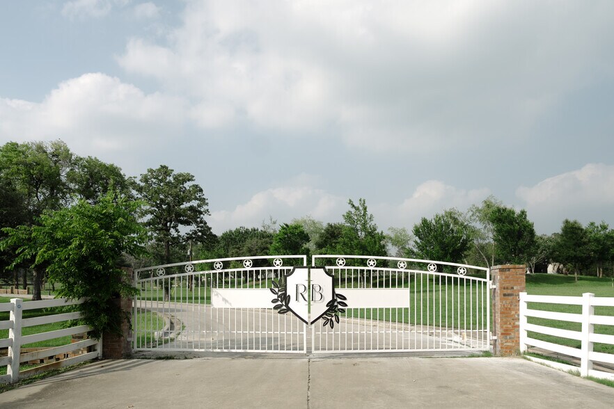 711 Old Antioch Rd, Smithville, TX à vendre - Photo de l’immeuble – Image 2 sur 17