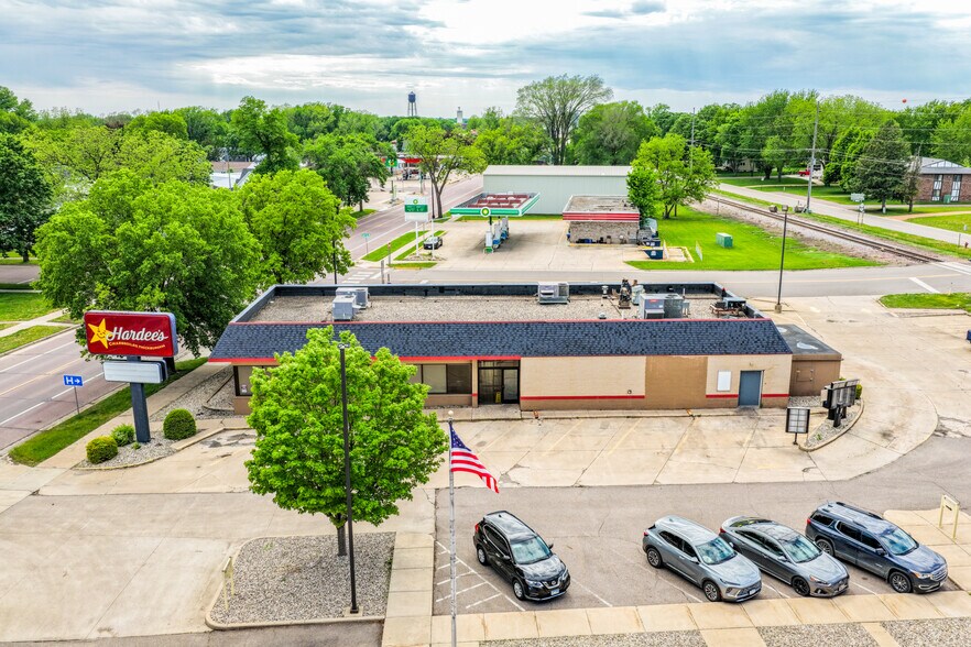 320 Main St W, Sleepy Eye, MN à vendre - Photo de l’immeuble – Image 3 sur 34