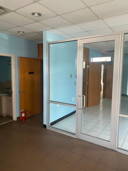 1275 Bloomfield Ave, Fairfield, NJ à louer - Photo de l’immeuble – Image 3 sur 17