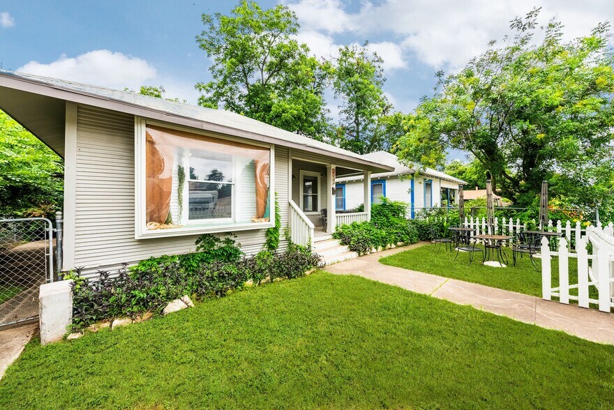 2032 E Cesar Chavez St, Austin, TX à vendre - Photo de l’immeuble – Image 3 sur 25