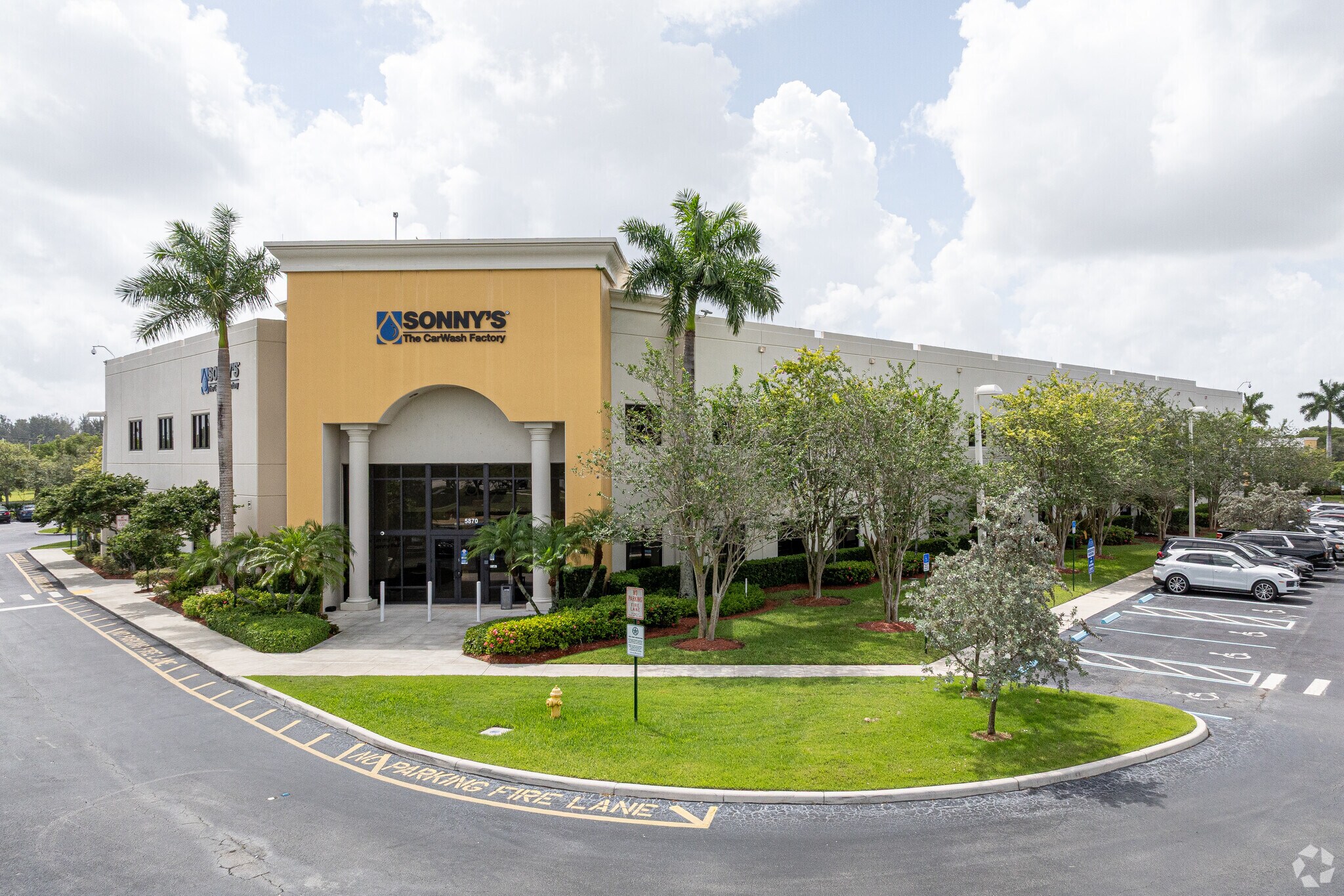 5870 N Hiatus Rd, Tamarac, FL à vendre Photo principale– Image 1 sur 24