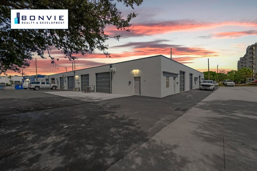 201-215 SW 21st St, Fort Lauderdale, FL à vendre - Photo de l’immeuble – Image 3 sur 39