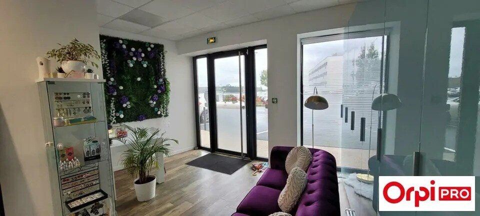 Bureau dans Plérin à louer - Hall d’entrée – Image 1 sur 8