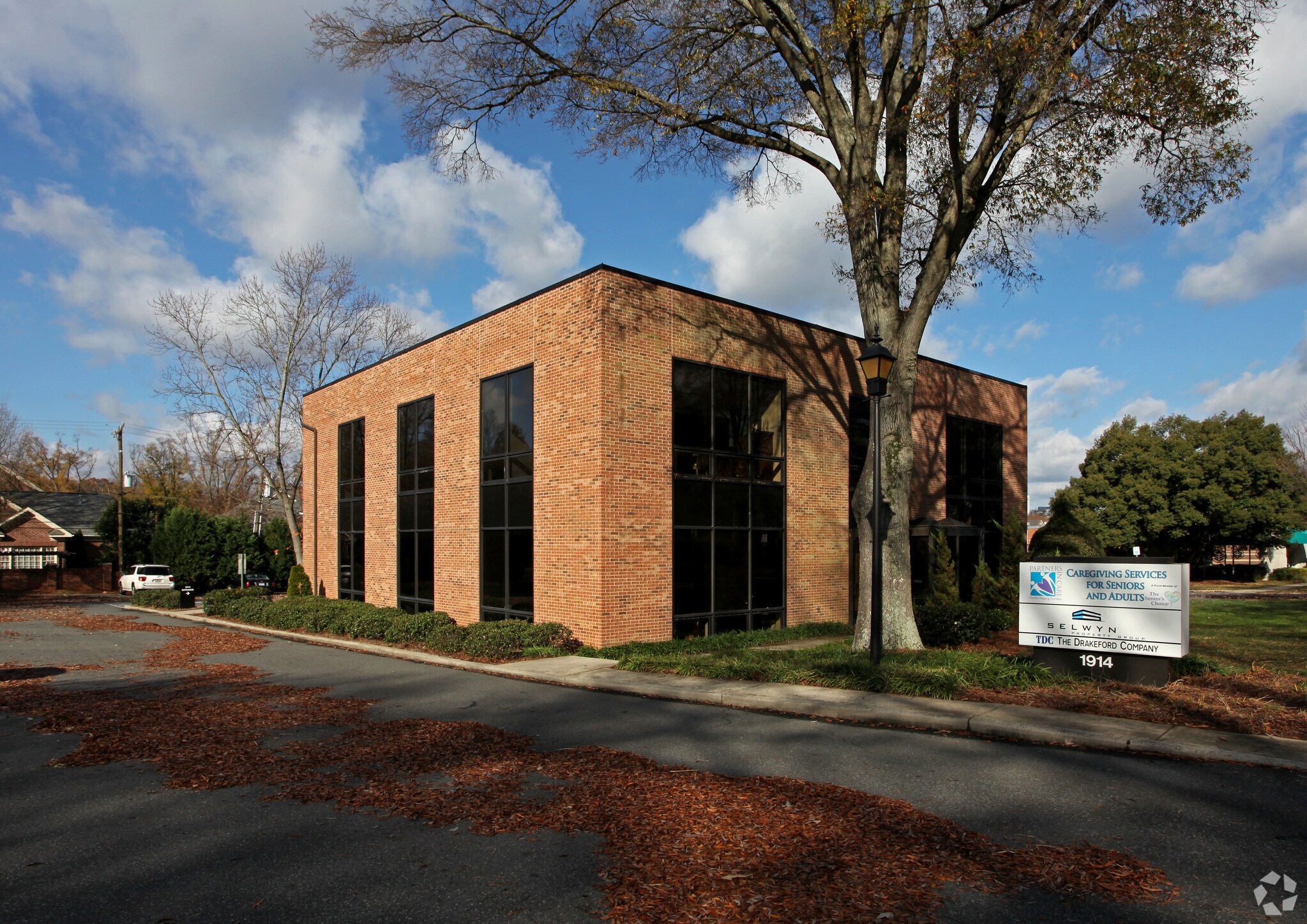 1914 Brunswick Ave, Charlotte, NC à louer Photo de l’immeuble– Image 1 sur 5