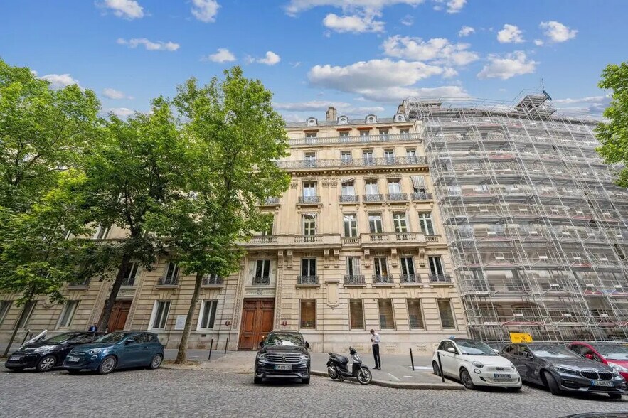 10-12 Avenue De Messine, Paris à louer - Photo de l’immeuble – Image 1 sur 9