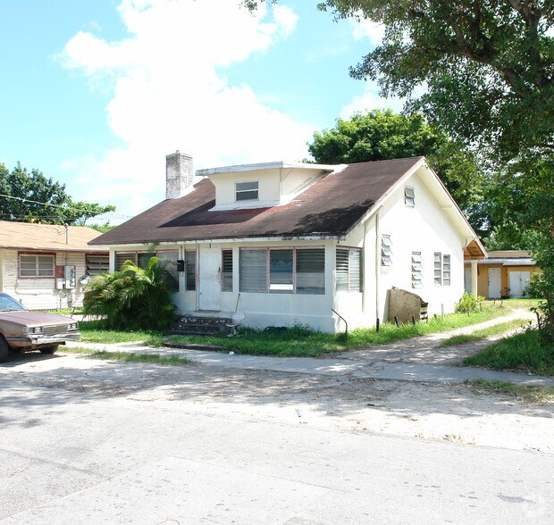 8229 NE 1st Ave, Miami, FL à vendre - Photo principale – Image 1 sur 2