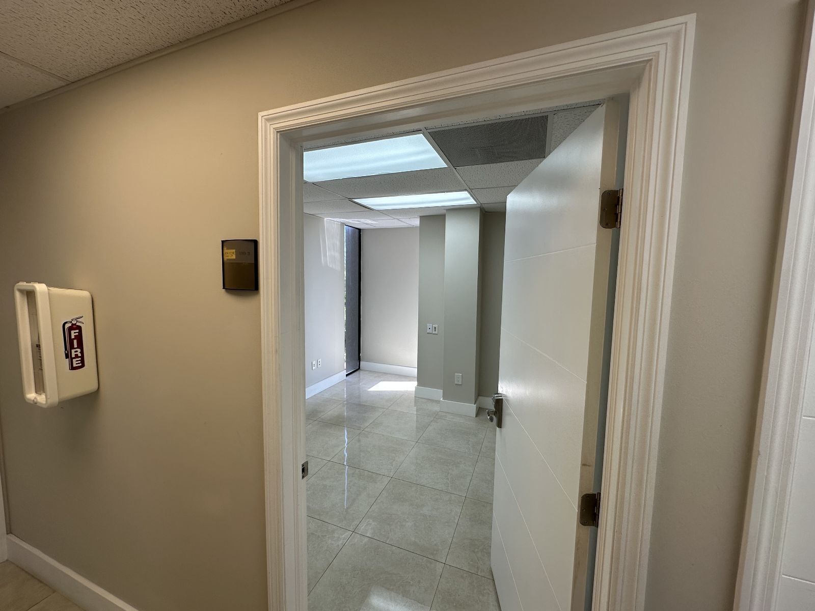 12955 Biscayne Blvd, North Miami, FL à louer Photo de l’immeuble– Image 1 sur 2