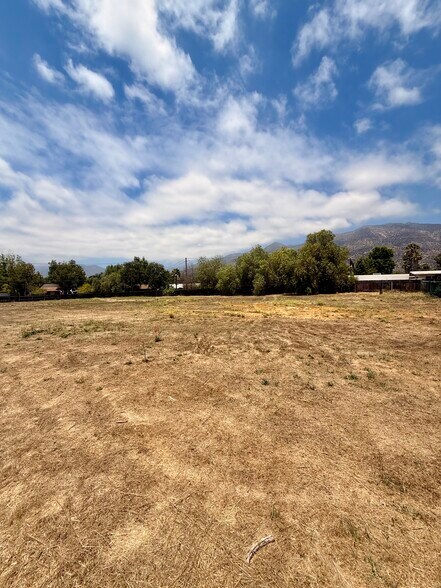 220 Bryant St, Ojai, CA à vendre - Photo principale – Image 1 sur 3