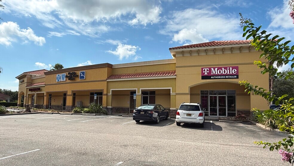 1657 Taylor Rd, Port Orange, FL à louer - Photo de l’immeuble – Image 1 sur 8