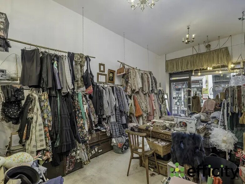 Local d'activités dans Marseille à vendre - Photo de l’immeuble – Image 3 sur 17
