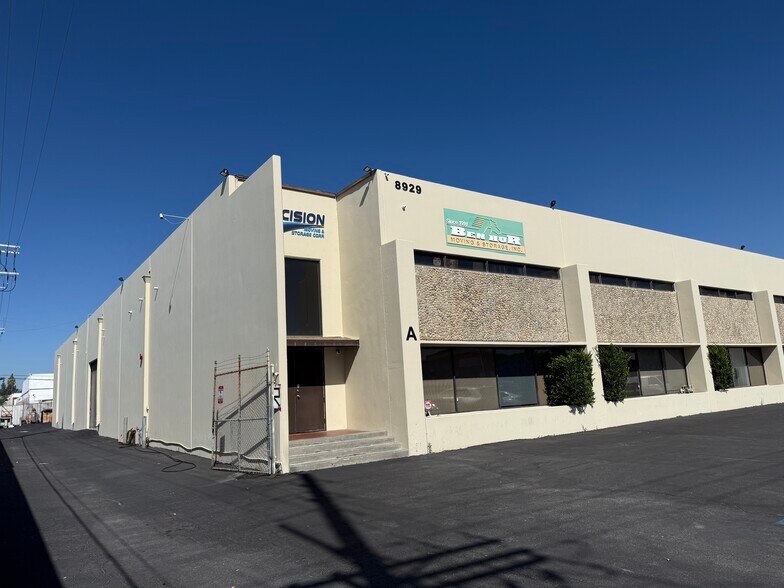 8929 Oso Ave, Chatsworth, CA à louer - Photo de l’immeuble – Image 2 sur 19