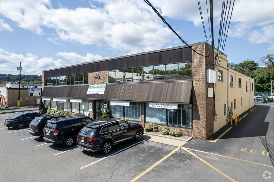 1114 Goffle Rd, Hawthorne, NJ à louer - Photo principale – Image 1 sur 6
