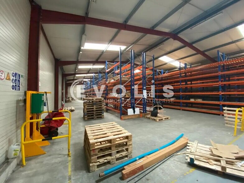 Local d’activités dans Rivery à louer - Photo de l’immeuble – Image 1 sur 6