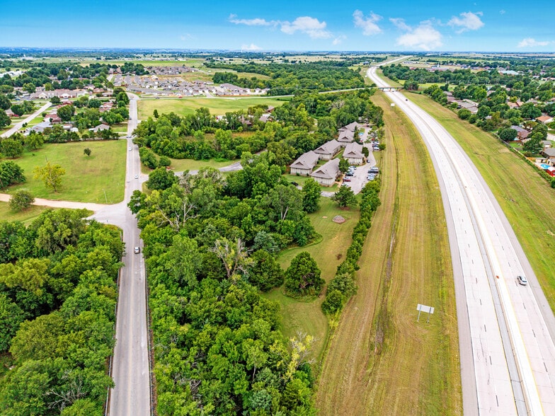 3000 S 9th St, Chickasha, OK à vendre - Aérien – Image 2 sur 28