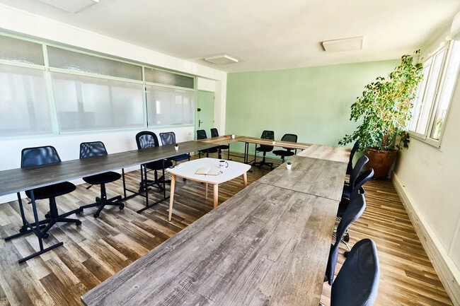 Plus de détails pour Bureau à louer