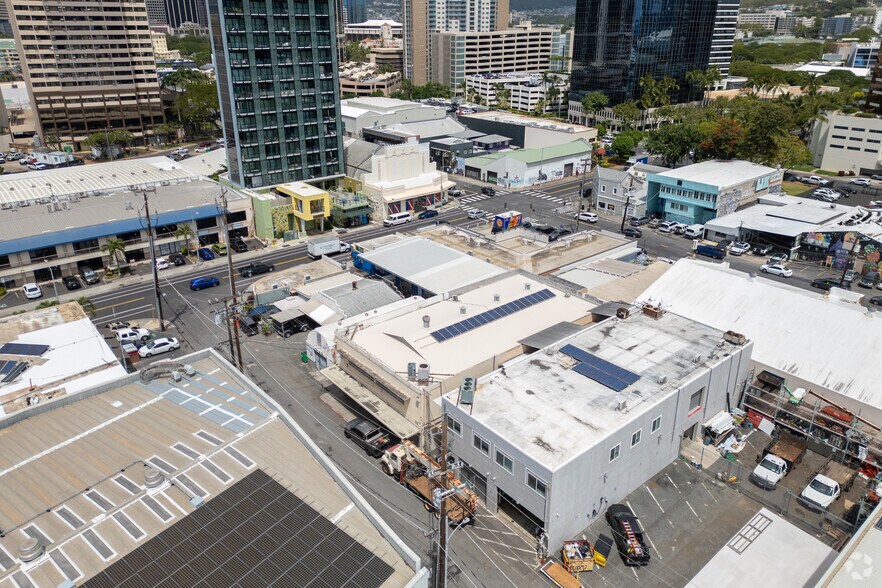 746 Ilaniwai St, Honolulu, HI à louer - Photo de l’immeuble – Image 3 sur 6