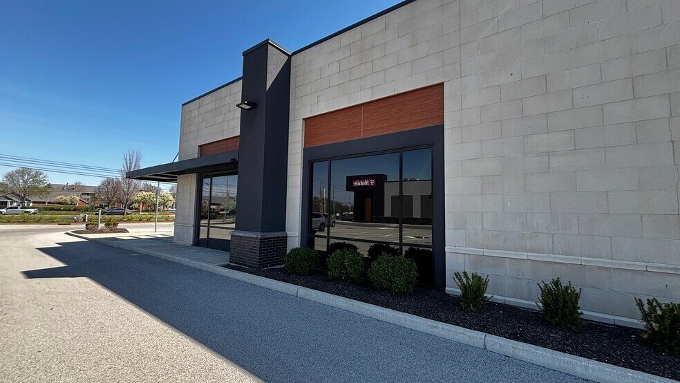 4825 E 82nd St, Indianapolis, IN à louer - Photo de l’immeuble – Image 2 sur 13