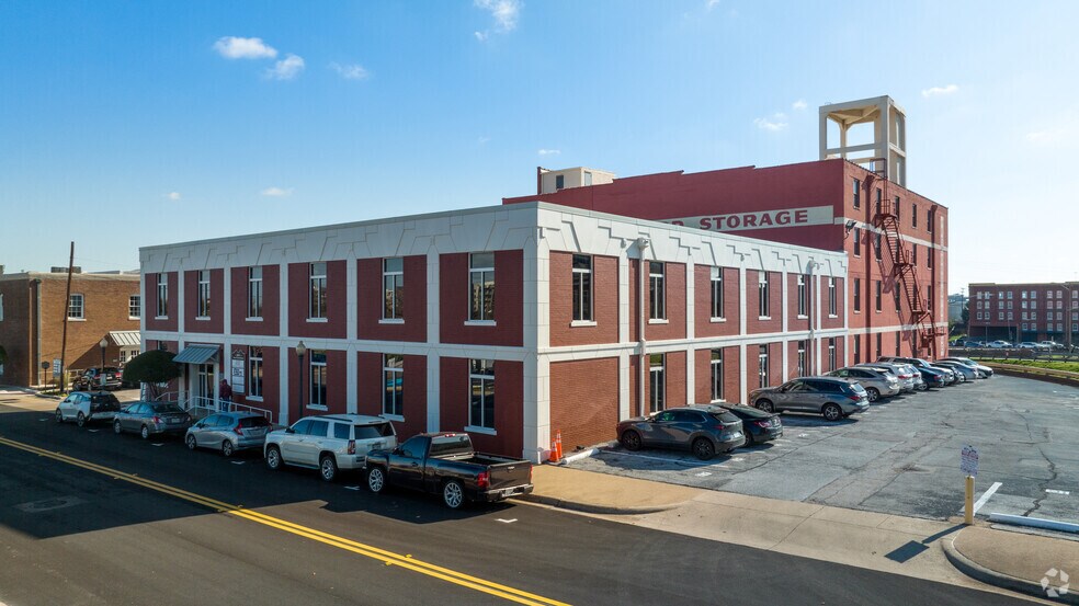 604 E 4th St, Fort Worth, TX à louer - Photo de l’immeuble – Image 1 sur 10