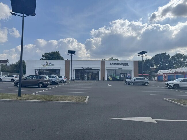 Plus de détails pour 99 Avenue Winston Churchill, Arras - Local commercial à vendre