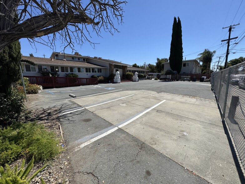2820 Broadmoor Ave, Concord, CA à vendre - Photo de l’immeuble – Image 1 sur 45