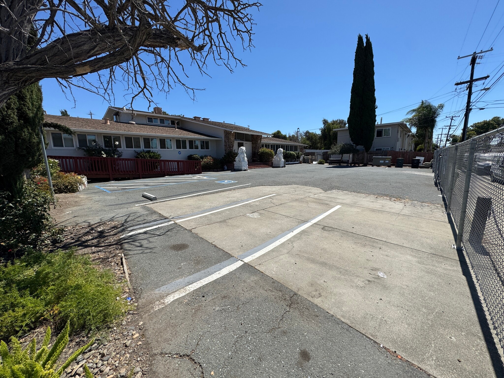2820 Broadmoor Ave, Concord, CA à vendre Photo de l’immeuble– Image 1 sur 46