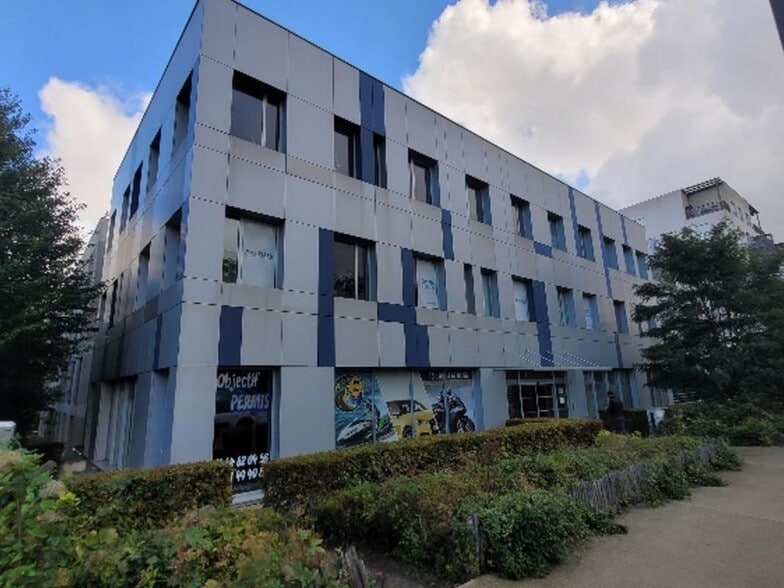 11 Boulevard Archimède, Champs-sur-Marne à louer - Photo de l’immeuble – Image 1 sur 4