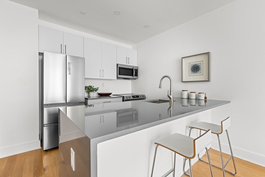 40 Schaefer St, Brooklyn, NY à vendre - Photo intérieure – Image 2 sur 10