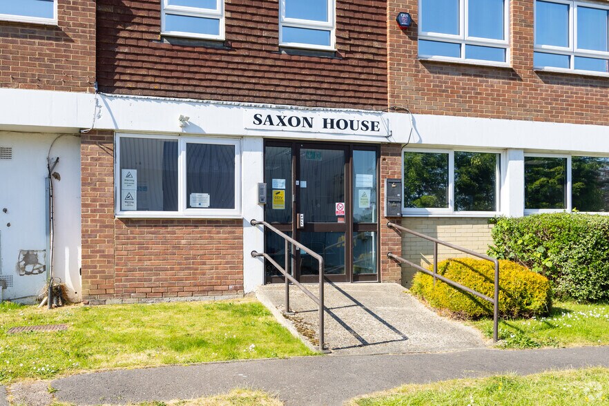 Stephenson Way, Crawley à vendre - Photo de l’immeuble – Image 3 sur 7