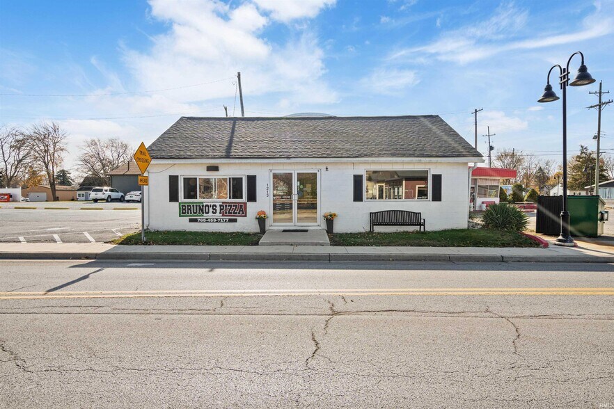1215 W Jefferson St, Kokomo, IN à vendre - Photo de l’immeuble – Image 2 sur 20