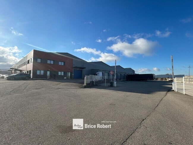 Plus de détails pour 8 Avenue De L'Industrie, Corbas - Local d'activités à louer