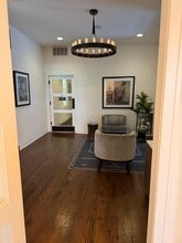 3337 N Southport Ave, Chicago, IL à louer Photo intérieure– Image 1 sur 7