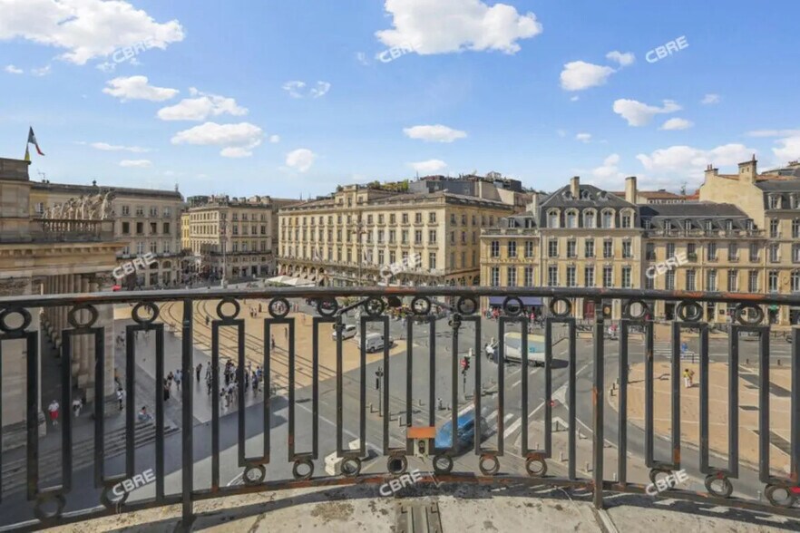 Local d’activités dans Bordeaux à louer - Photo de l’immeuble – Image 2 sur 13