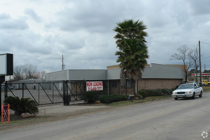 12431 Cutten Rd, Houston, TX à louer - Photo de l’immeuble – Image 2 sur 3